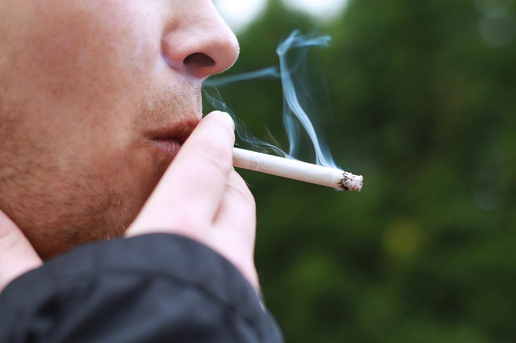 Smoking and Men's Health: Impact⁣ on Reproductive Function and Fertility